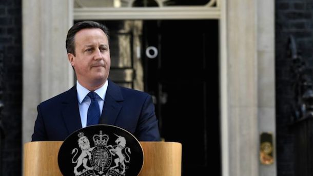 英国首相卡梅伦宣布将在10月辞任